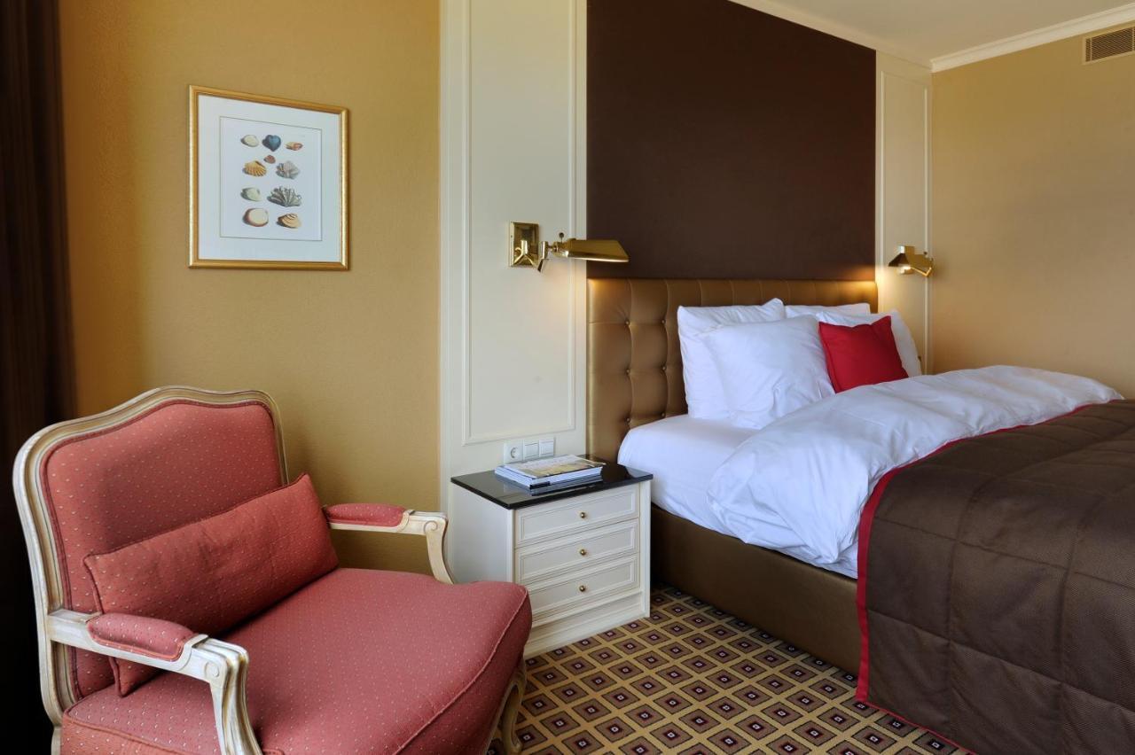 Grand Hotel Huis Ter Duin Noordwijk Exteriér fotografie A room at the hotel